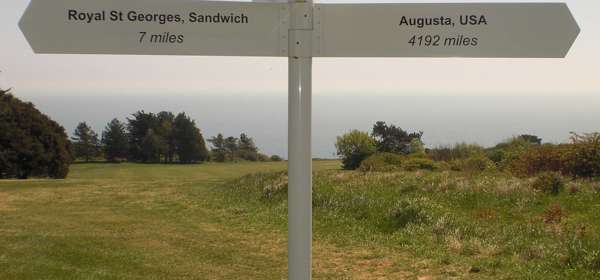 White sign post to Walmer & Kingsdown Gold Golf Course