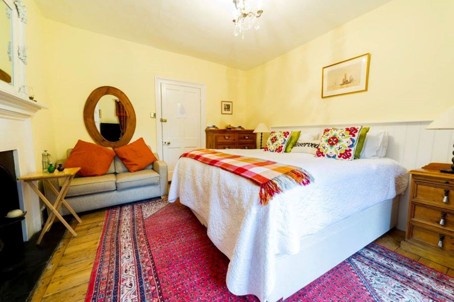 Guest double bedroom