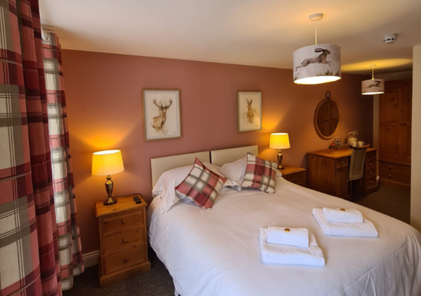 Guest room with double bed