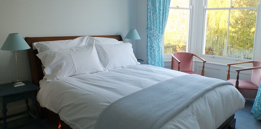  Bay room 