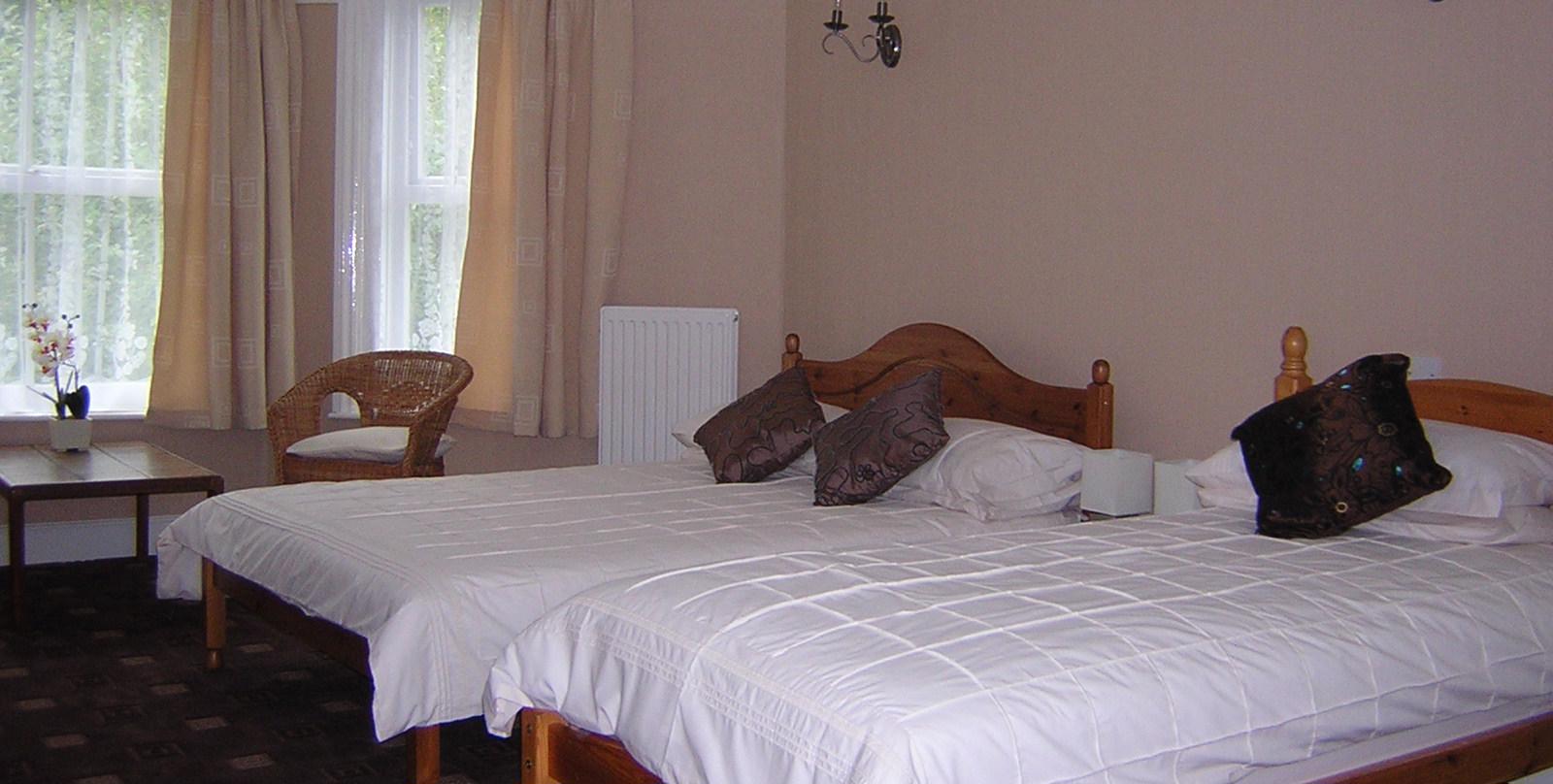 Rolles Court bed and breakfast, twin room