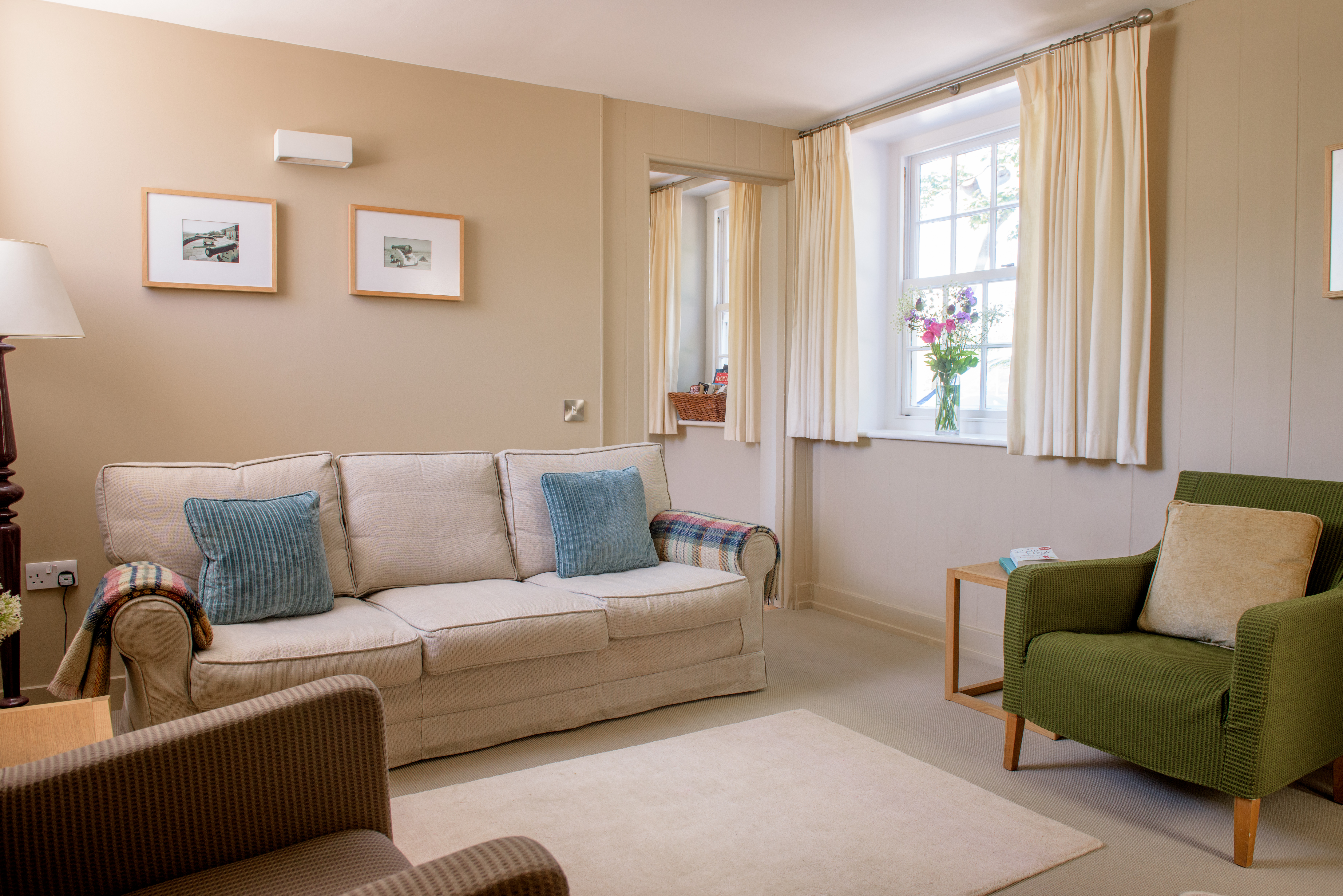 Garden Cottage at Walmer Castle, Cozy Lounge, self-catering, Walmer, Deal, Kent, English Heritage