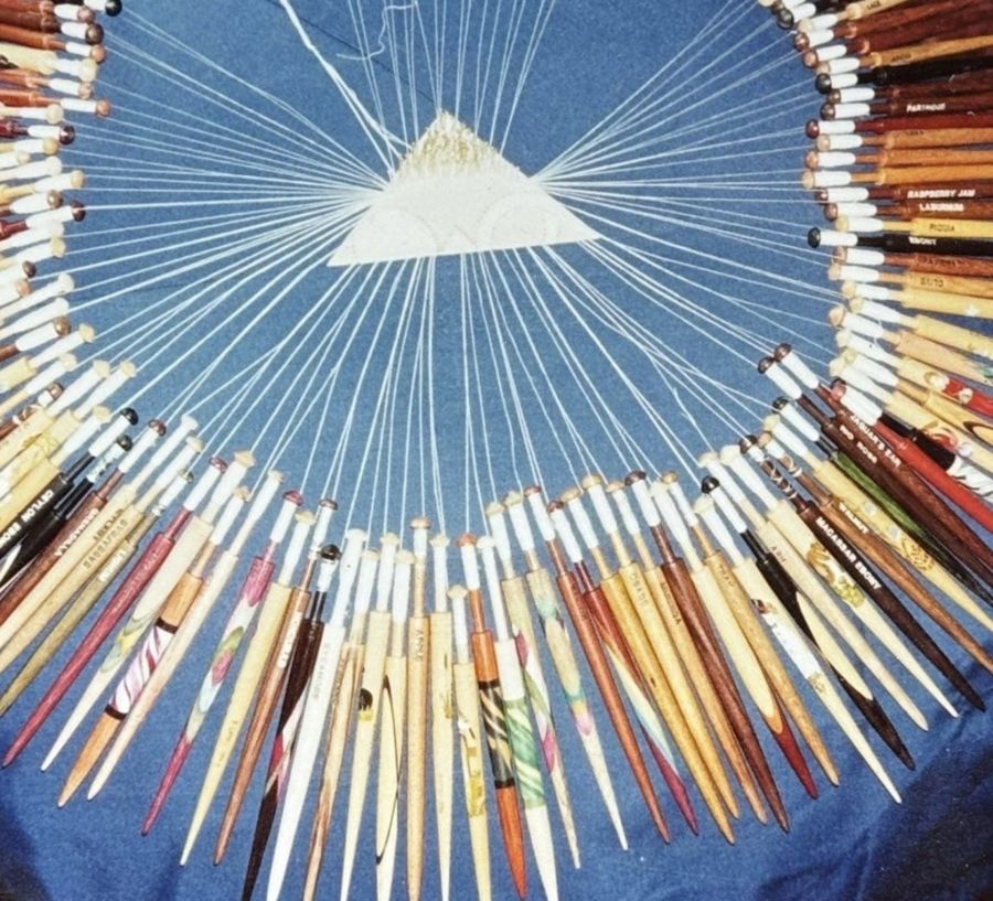 Threaded bobbins for making traditional lace