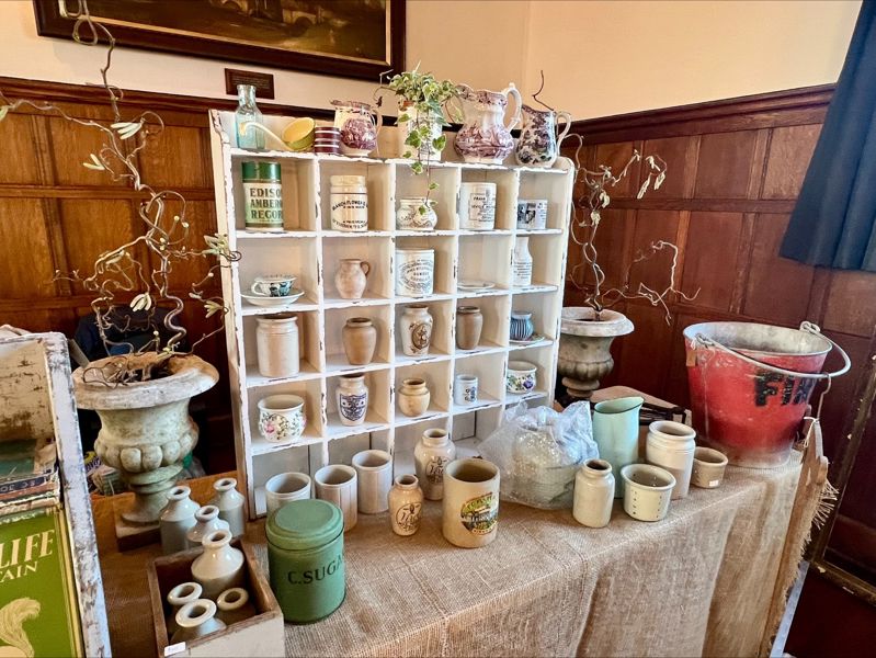 Stall with antique pottery