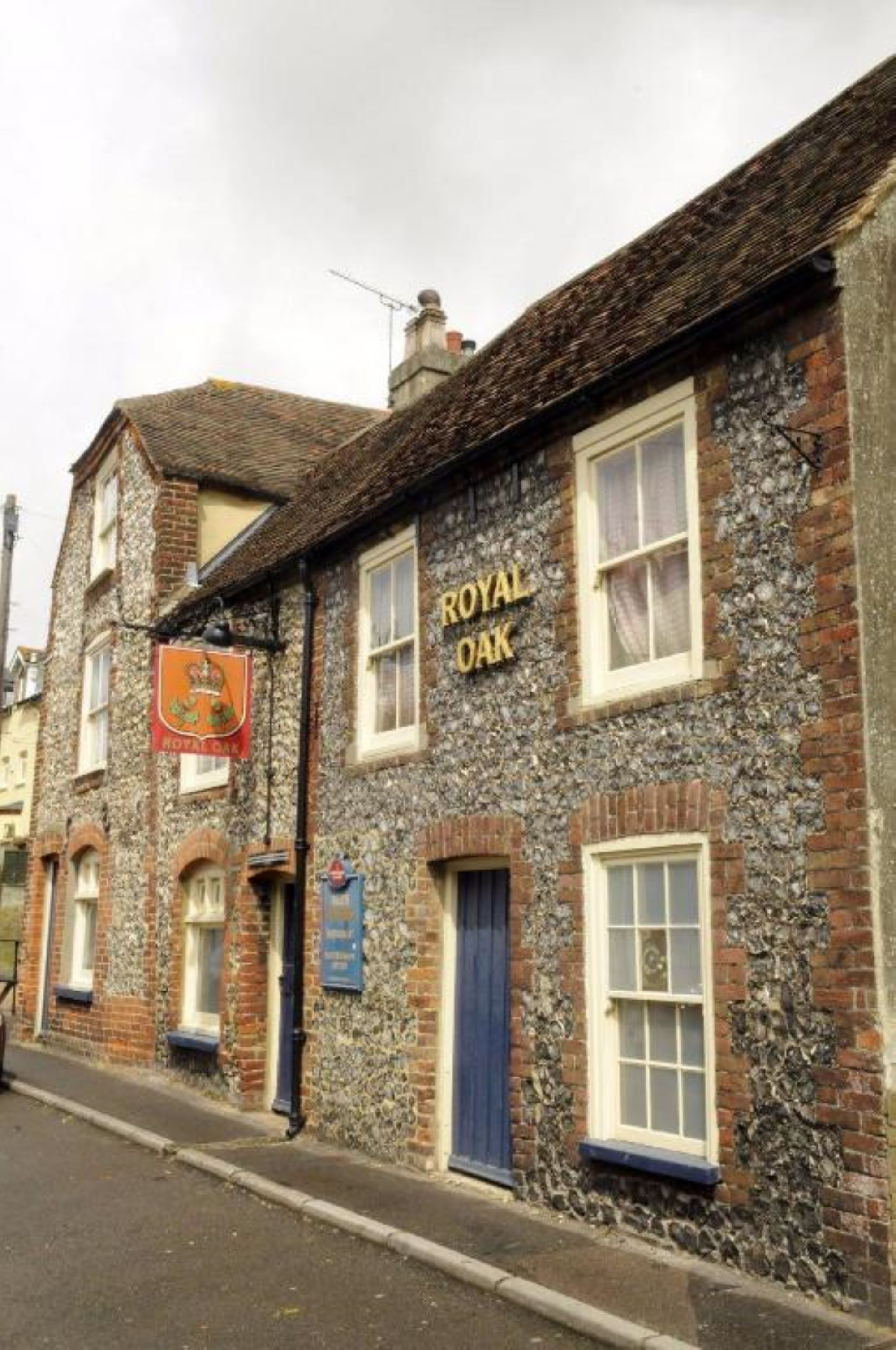 Front view of the Royal Oak pub