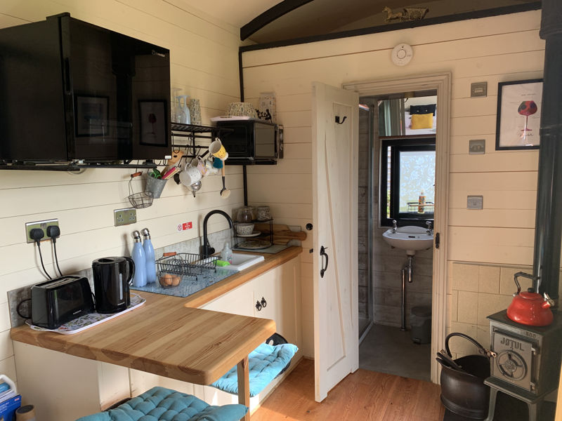 Shepherd's Huts at Spitfire Barn - White Cliffs Country