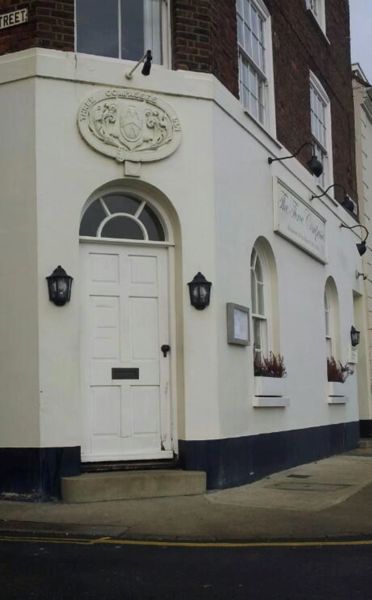 The Three Compasses White Cliffs Country